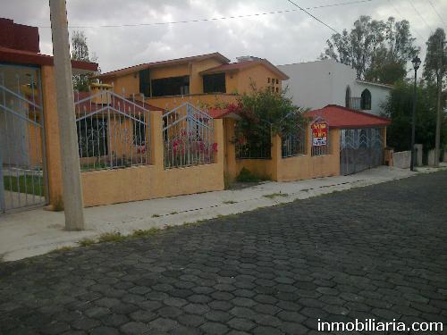  pesos mexicanos | Casa en Morelia en Renta, Club Erandeni, 1000 m2,  5 recámaras, 8 baños