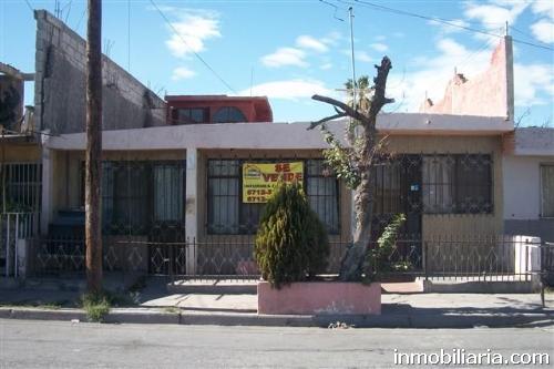  pesos mexicanos | Casa en Torreon en Venta, Las Carolinas Calz.  Moctezuma, 122 m2, 3 recámaras, 1 baño