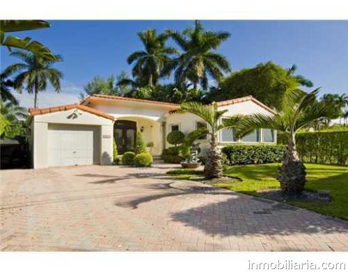  dólares | Casa en Miami Beach en Venta, 1501 Ne 13 Ct, 272 m2, 4  dormitorios, 4 baños