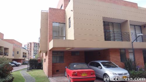  pesos colombianos | Casa en Venta, Tv 80 No 213 conjunto mora  verde, via club los Arrayanes, 200 m2, 3 alcobas, 4 baños