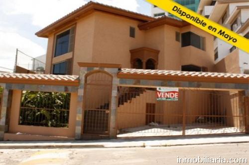  dólares | Casa en Tijuana en Venta, Colinas de Agua Caliente, 400  m2, 3 recámaras, 2 baños