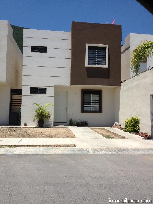  pesos mexicanos | Casa en General Escobedo en Renta, 105 m2, 3  recámaras, 2 baños