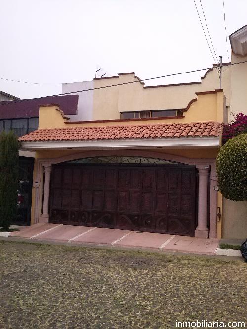  pesos mexicanos | Casa en Uruapan en Venta, Fraccionamiento El  Mirador, 180 m2, 3 recámaras, 2 baños