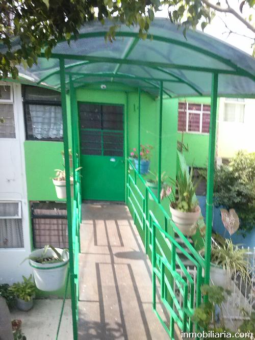  dólares | Casa en Uruapan en Venta, Infonavit Balcones, 75 m2, 3  recámaras, 1 baño