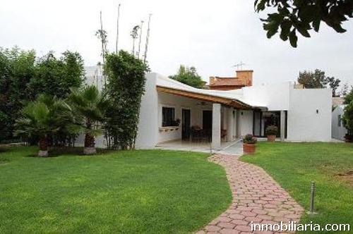 8 498 8 Pesos Mexicanos Casa En Queretaro En Venta Casa En Venta Queretaro Jurica 20m2 Amplio Jardin Dos Casas En Un Mismo Terreno 20 M2 4 Recamaras 5 Banos