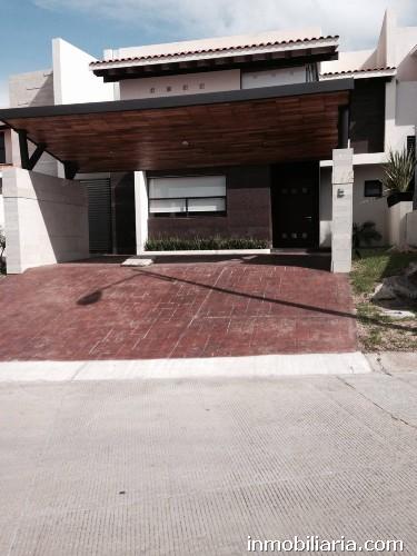  pesos mexicanos | Casa en Morelia en Renta, Campo de Golf Altozano,  120 m2, 3 recámaras, 3 baños