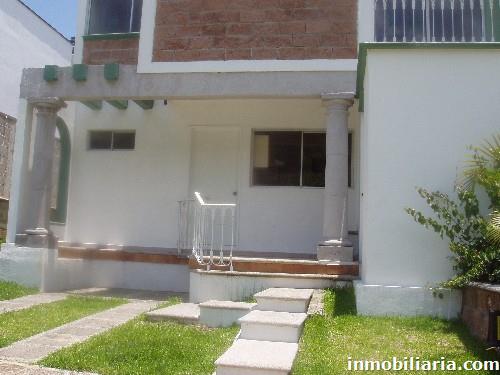  pesos mexicanos | Casa en Cordoba en Renta, Paseo de Los Laureles #  71 Fracc. Los Olivos, Córdoba, Ver., 140 m2, 3 recámaras, 2 baños