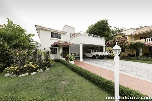 Casa en Distrito Nacional en Venta, Arroyo Hondo Viejo, 265 m2, 3  dormitorios, 2 baños